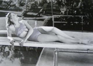 Alexis Smith feet photo 13
