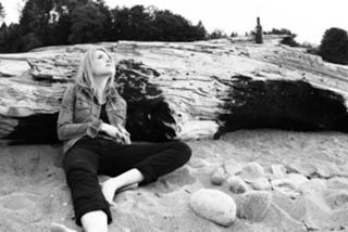 Alexz Johnson feet photo 2