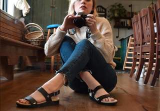 Alexz Johnson feet photo 1
