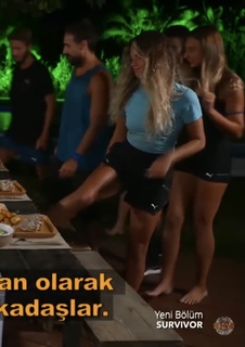 Aleyna Kalaycioglu feet photo 2