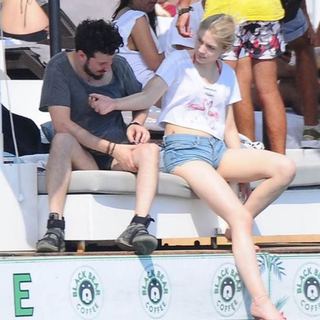 Aleyna Tilki feet photo thumbnail