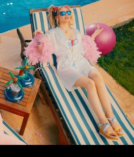 Aleyna Tilki feet photo thumbnail