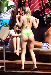 Aleyna Tilki feet photo thumbnail