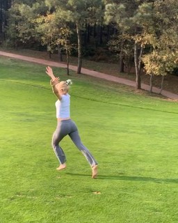 Aleyna Tilki feet photo thumbnail