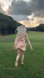 Aleyna Tilki feet photo thumbnail