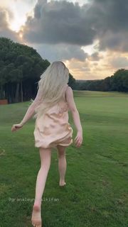 Aleyna Tilki feet photo thumbnail