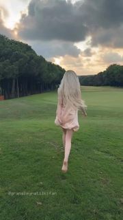 Aleyna Tilki feet photo thumbnail