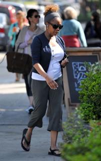 Alfre Woodard feet photo 2