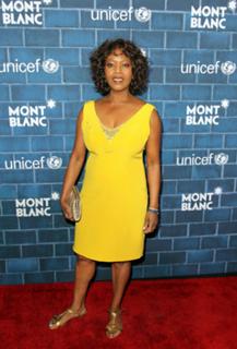 Alfre Woodard feet photo 17
