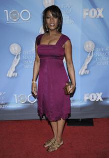 Alfre Woodard feet photo 1