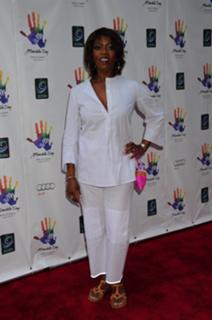 Alfre Woodard feet photo 3