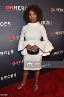 Alfre Woodard feet photo 2