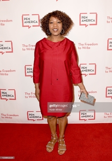 Alfre Woodard feet photo 4