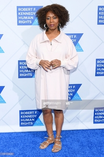 Alfre Woodard feet photo 3