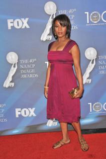 Alfre Woodard feet photo 18