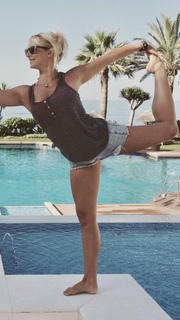 Ali Bastian feet photo 1