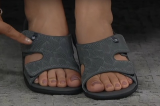 Ali Carr feet photo thumbnail