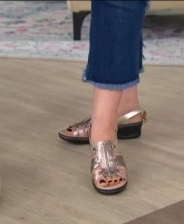 Ali Carr feet photo thumbnail