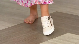 Ali Carr feet photo thumbnail