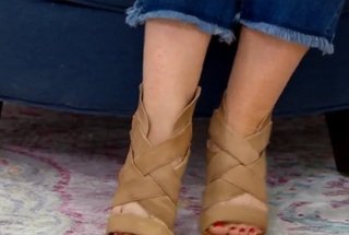 Ali Carr feet photo thumbnail