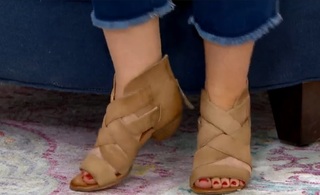 Ali Carr feet photo thumbnail