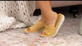 Ali Carr feet photo thumbnail