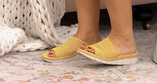 Ali Carr feet photo thumbnail