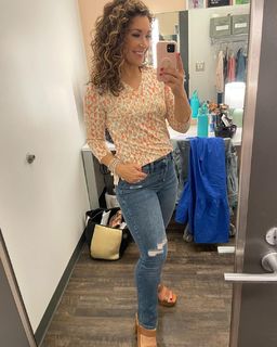 Ali Carr feet photo thumbnail