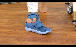 Ali Carr feet photo thumbnail