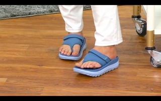 Ali Carr feet photo thumbnail