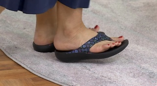 Ali Carr feet photo thumbnail