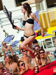 Ali Cobrin feet photo thumbnail