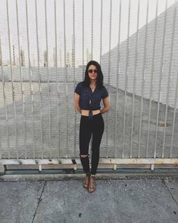 Ali Cobrin feet photo thumbnail