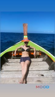 Ali Cobrin feet photo thumbnail