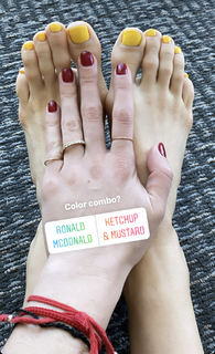 Ali Cobrin feet photo thumbnail