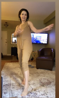 Ali Cobrin feet photo thumbnail
