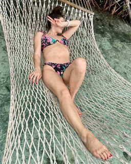 Ali Cobrin feet photo thumbnail