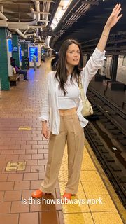 Ali Cobrin feet photo thumbnail