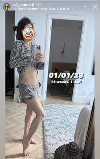 Ali Cobrin feet photo thumbnail