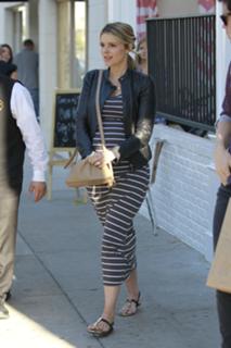 Ali Fedotowsky feet photo 6