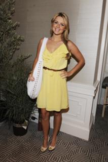 Ali Fedotowsky feet photo 8