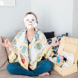 Ali Fedotowsky feet photo 7