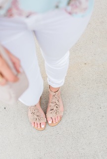 Ali Fedotowsky feet photo 18