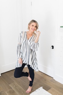 Ali Fedotowsky feet photo 6