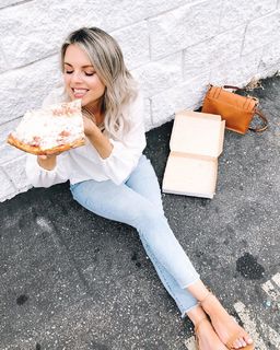 Ali Fedotowsky feet photo 10
