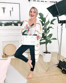 Ali Fedotowsky feet photo 4