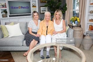 Ali Fedotowsky feet photo 17