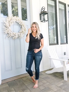 Ali Fedotowsky feet photo 7