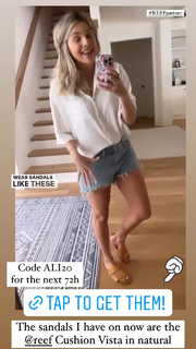 Ali Fedotowsky feet photo 8