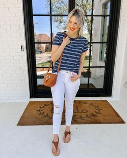 Ali Fedotowsky feet photo 17